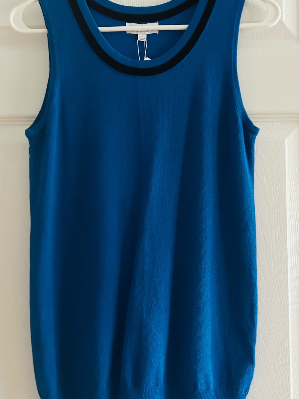 Joseph A Blue Knit Shell with Black Neck Trim